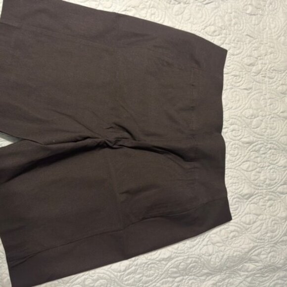 Rafaella Plus Size Classic Fit Pull-On Shorts with Pockets - 16W - Picture 4 of 5